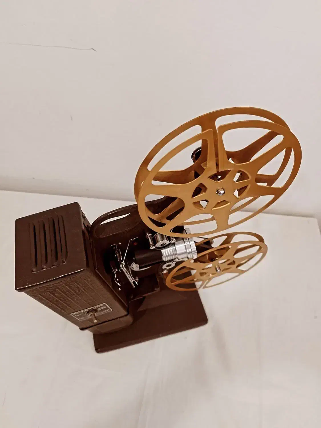 آپارات ۱۶ میلیمتری آمریکایی قدیمی آنتیک عتیقه|تلویزیون و پروژکتور|تهران, آبشار|دیوار