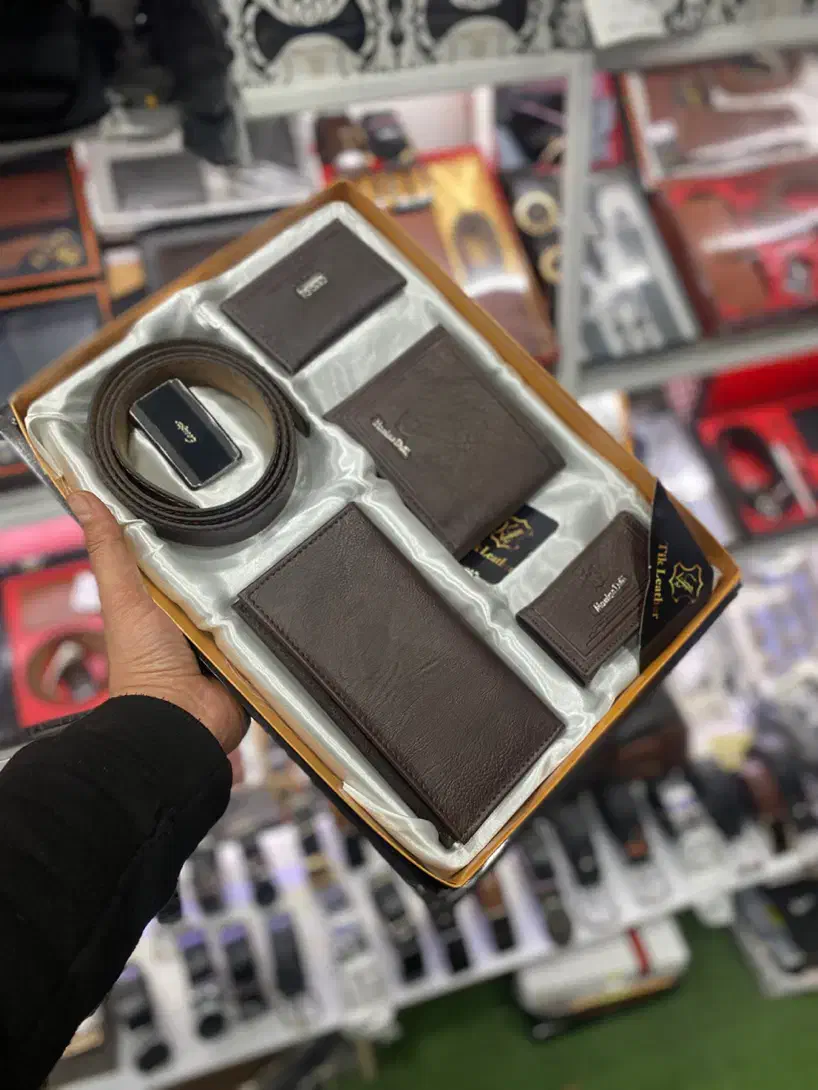 کادوی ولنتاین|کیف، کفش، کمربند|ارومیه, |دیوار