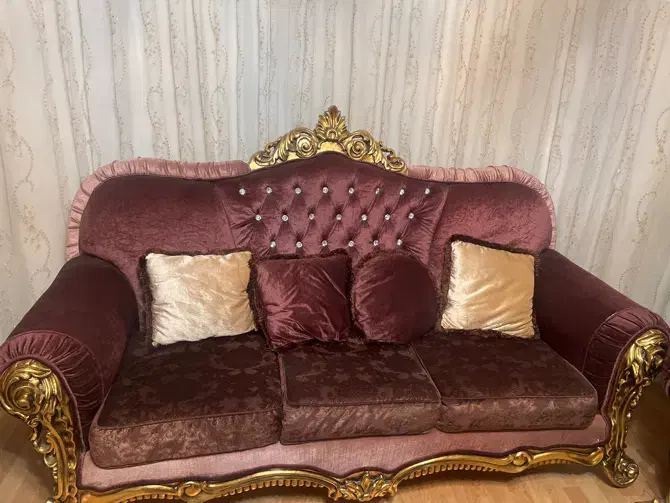 مبل هفت نفره ورق طلا ترکیه ای همراه میز نهار خوری|مبلمان خانگی و میز عسلی|اردبیل, |دیوار