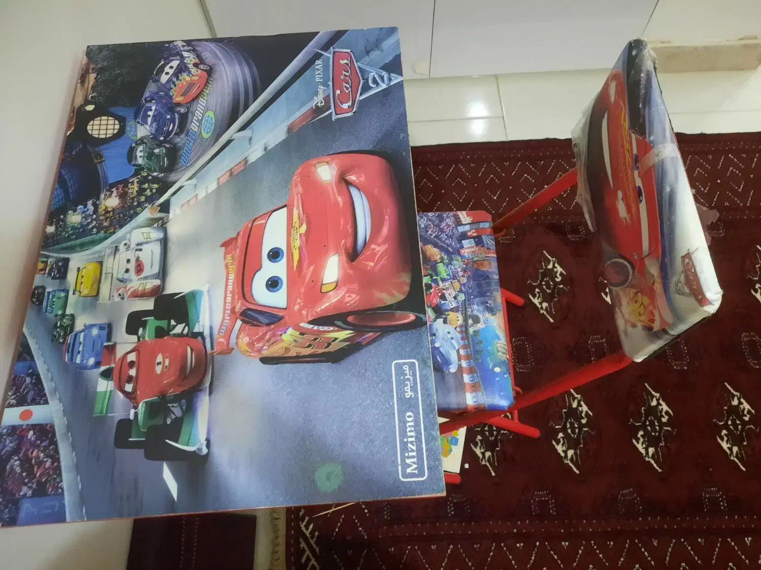 صندلی‌ و میز تحریر|تخت و صندلی بچه|پرند, فاز ۴|دیوار