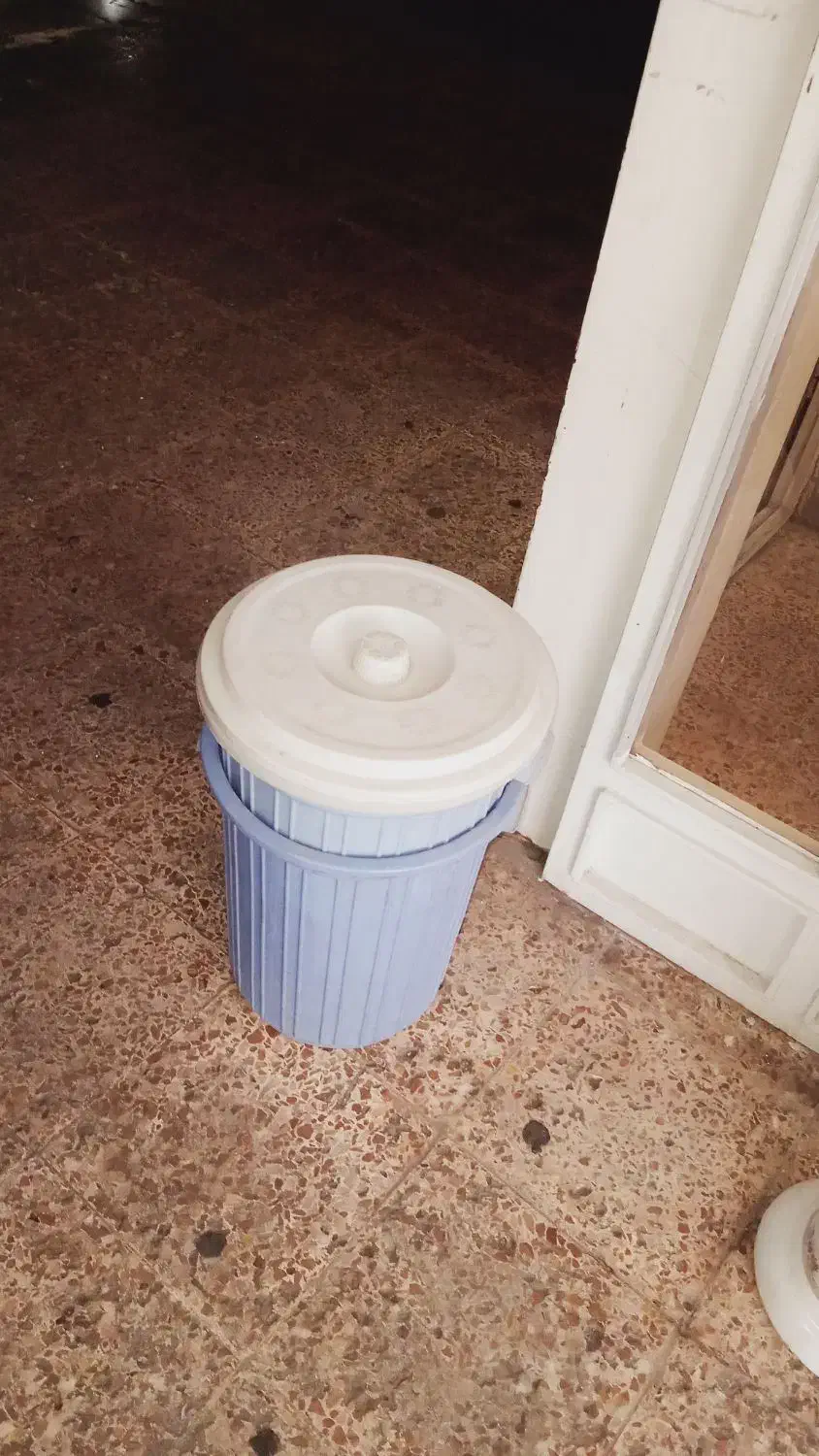 دبه بزرگ دربم داره|ظروف نگهدارنده، پلاستیکی، یکبارمصرف|تهران, تهرانپارس غربی|دیوار