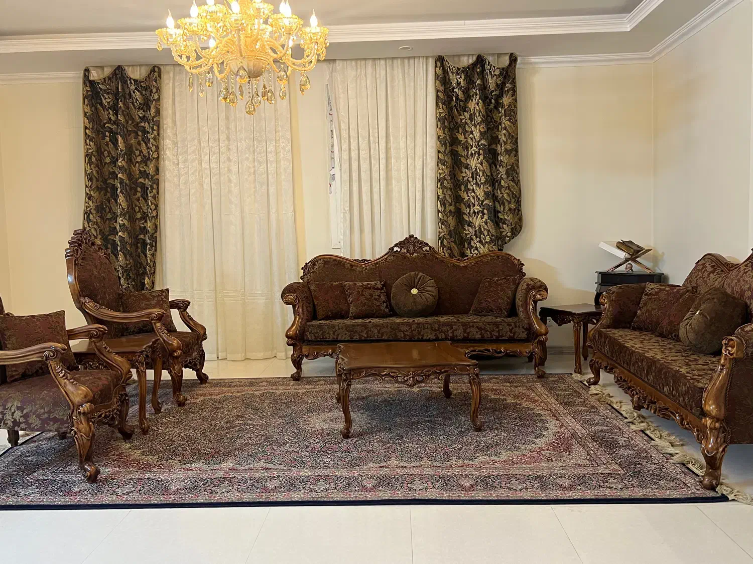 مبلمان سلطنتی/هشت نفره/درحدنو/چوب گردو|مبلمان خانگی و میز عسلی|تهران, تجریش|دیوار