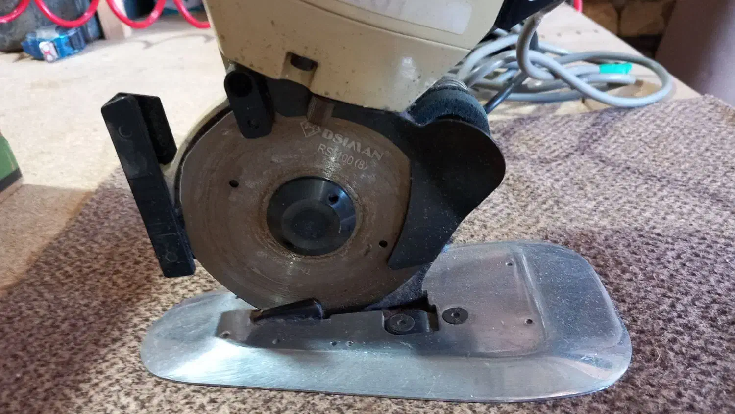 قیچی برقی گرد بر|لوازم خیاطی و بافتنی|شازند, |دیوار