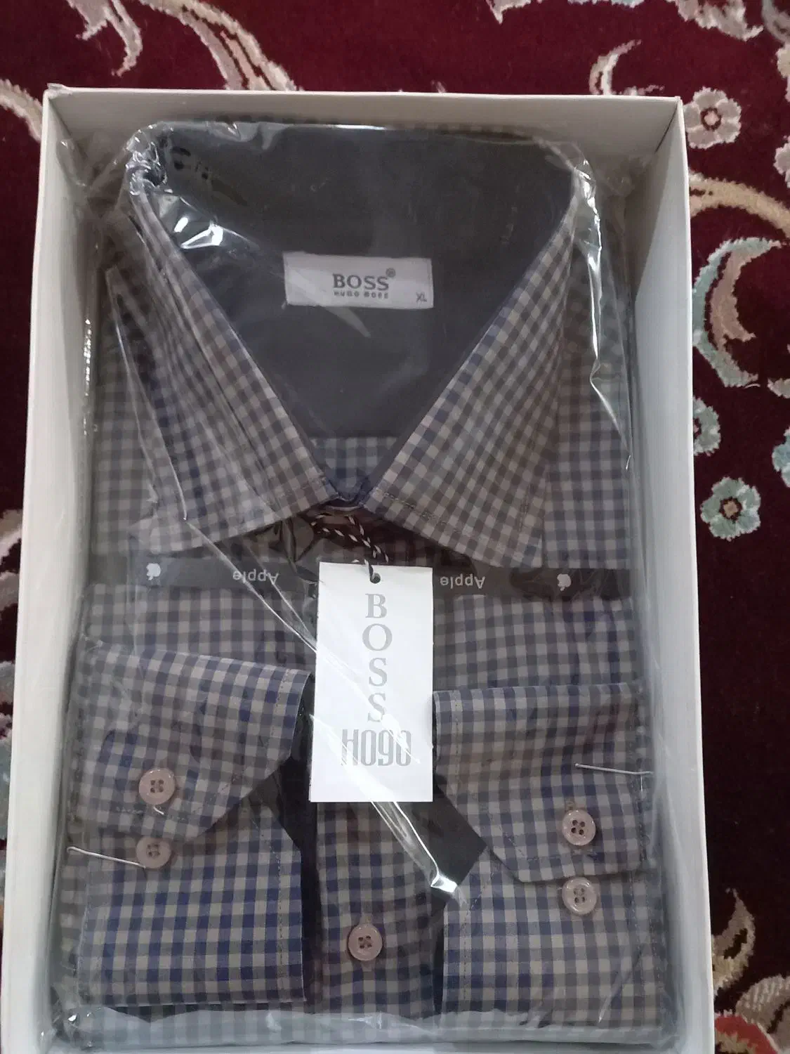 پیراهن مردانه|لباس|لالجین, |دیوار