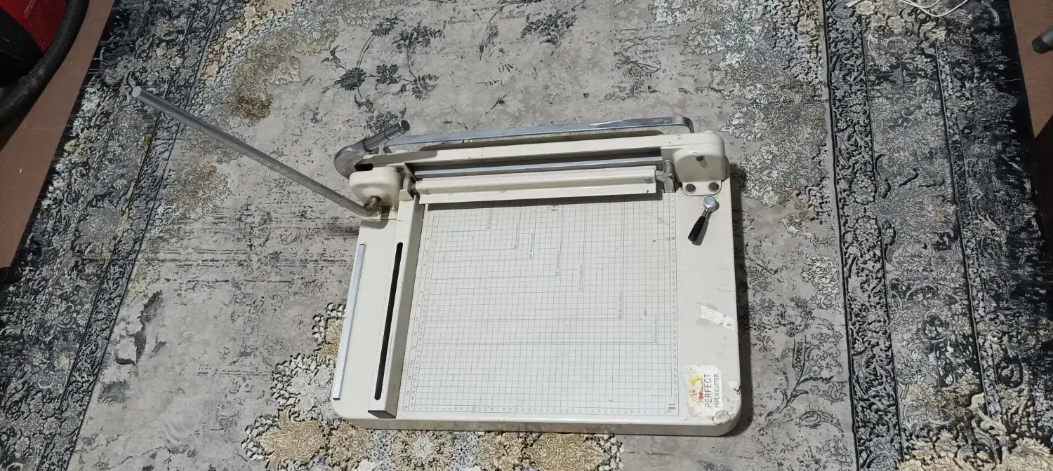 دستگاه برش کتاب|لوازم التحریر|شیراز, ارم|دیوار