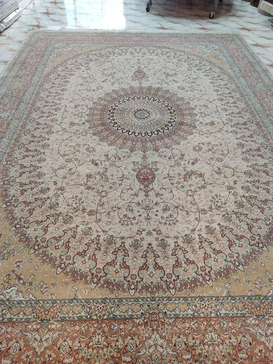 فرش 12متری 700شانه|فرش|ارومیه, |دیوار