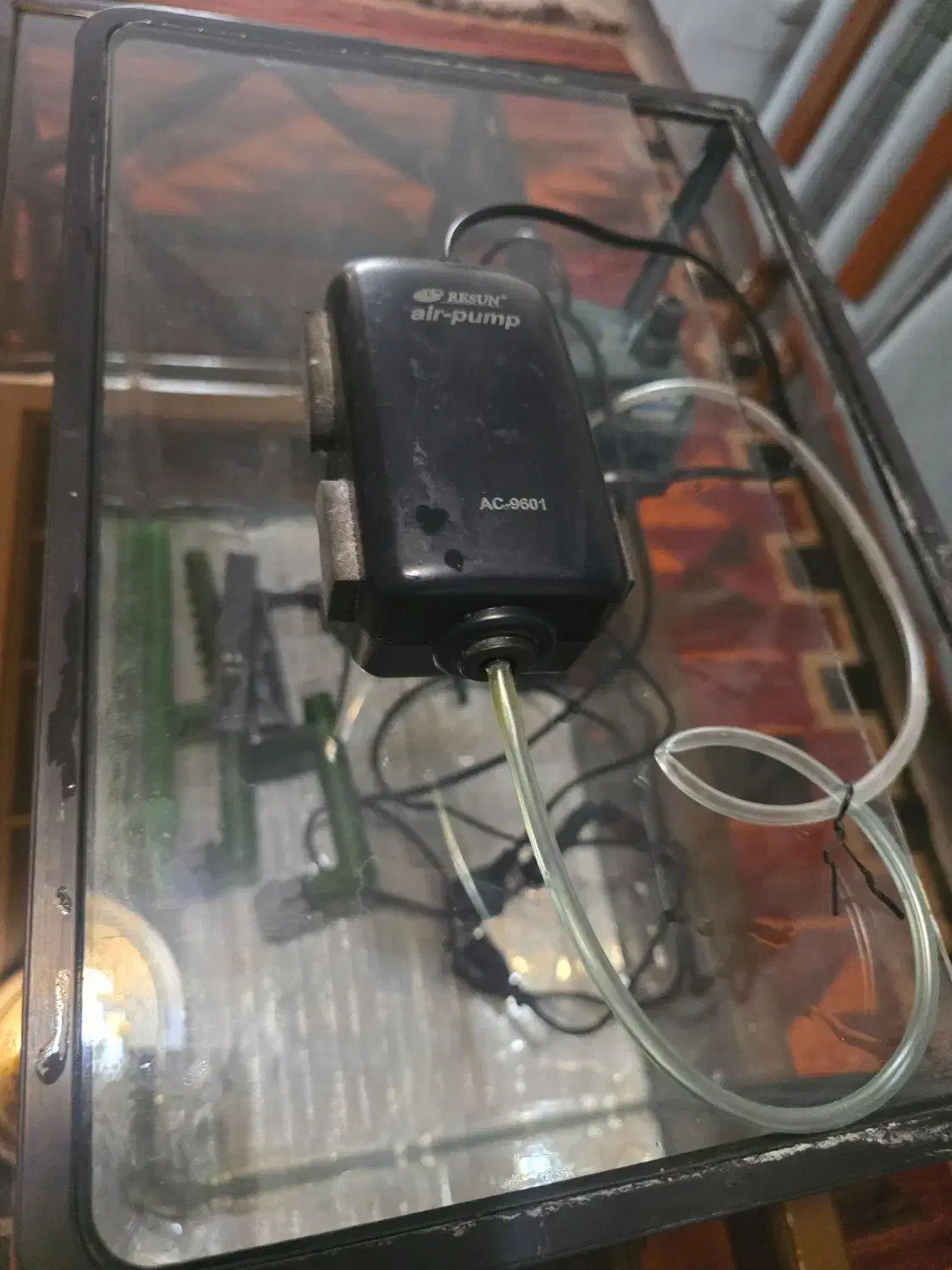 اکواریوم شیشه خم ماهیران با لوازم|ماهی|تهران, زرگنده|دیوار