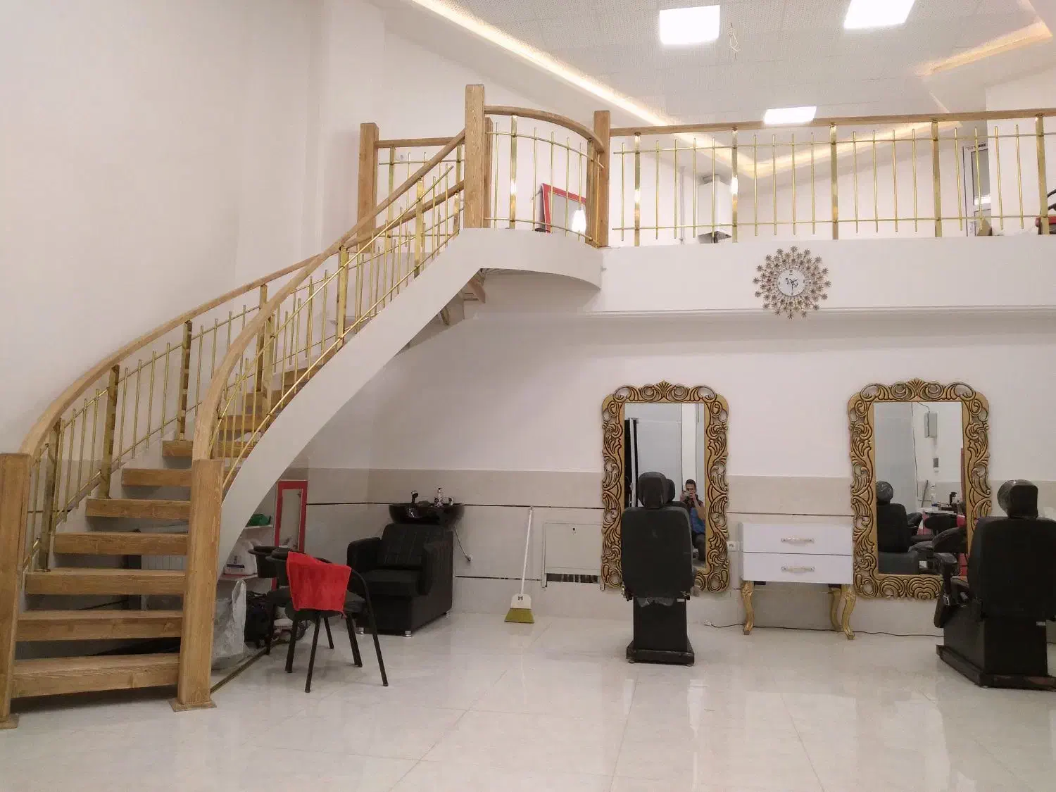 فروش و اجرای انواع حفاظ و نرده استیل و آمینیوم|خدمات پیشه و مهارت|اردبیل, |دیوار