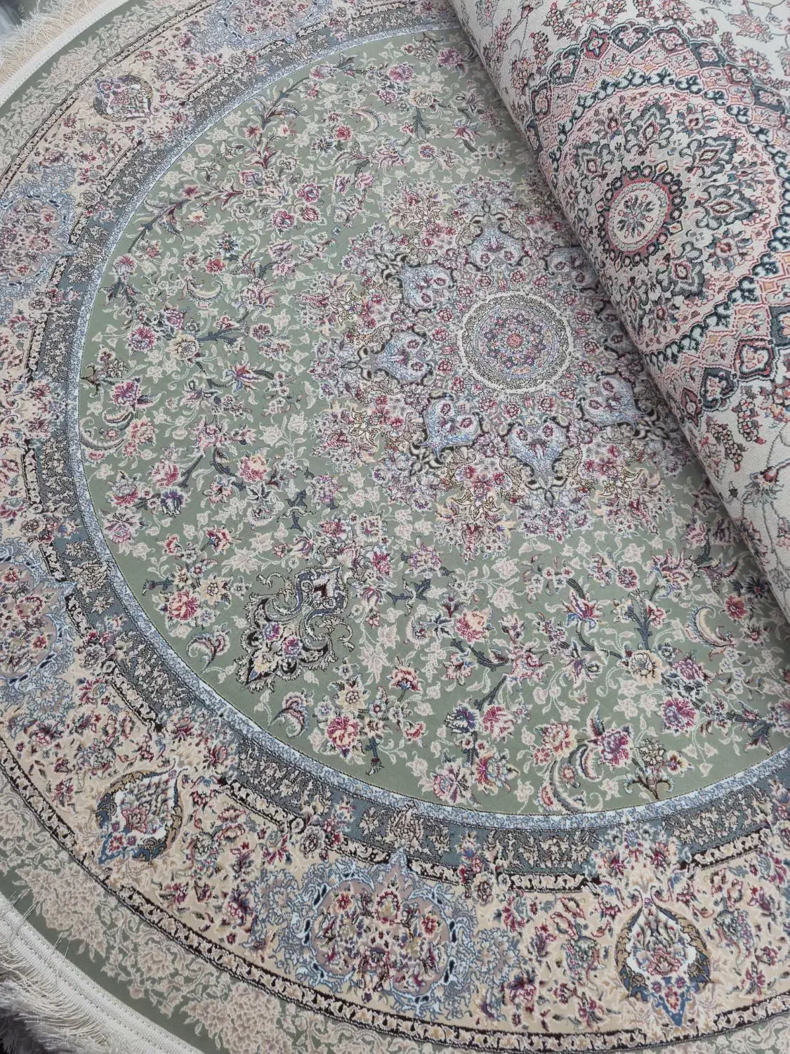 فرش دایره (گرد)|فرش|اصفهان, نقش جهان|دیوار