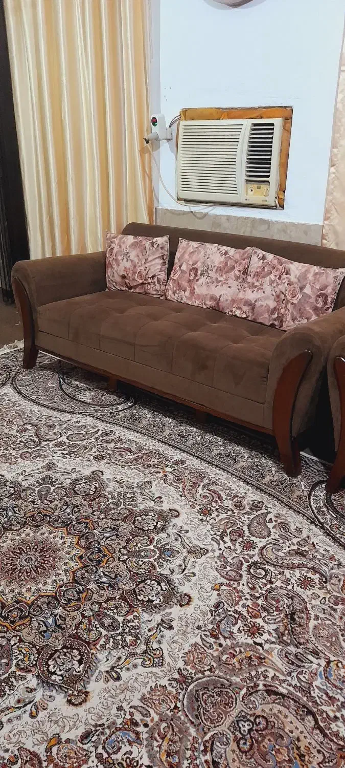 مبل هفت نفره سالم و تمیز|مبلمان خانگی و میز عسلی|گنبد کاووس, |دیوار