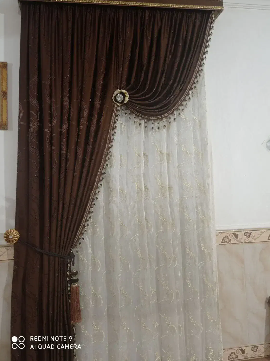 پرده در حد نو|پرده، رانر، رومیزی|صحنه, |دیوار