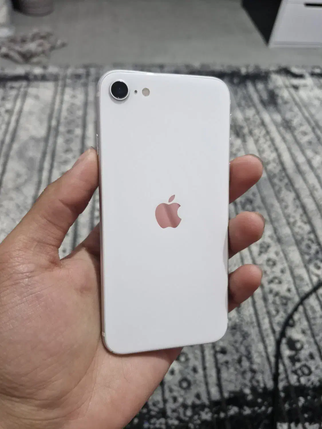 ایفون se 2 2020 ظرفیت ۶۴ باتری ۱۰۰|موبایل|رشت, فلسطین|دیوار