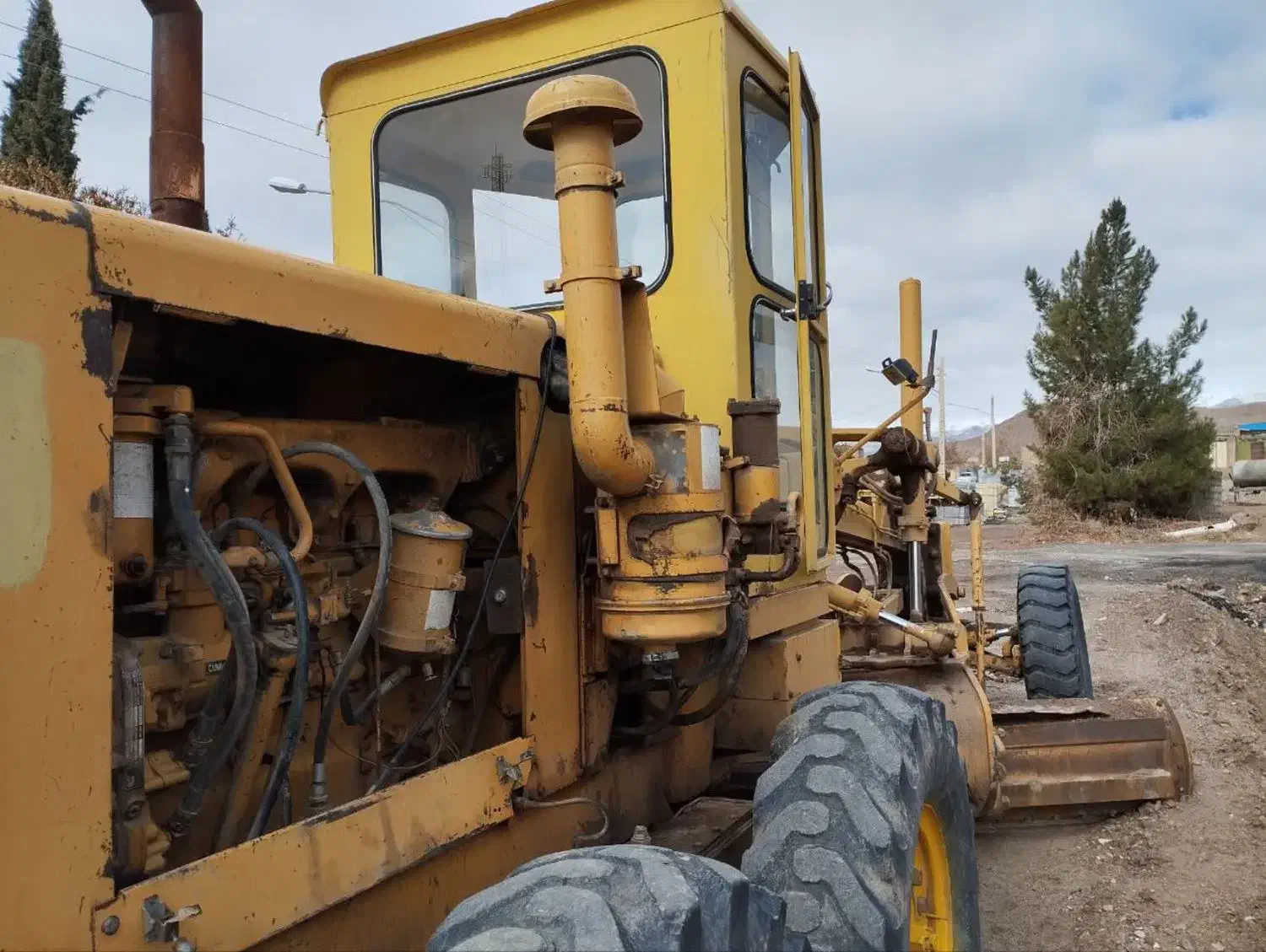 گریدر GD705 کوماتسو|خودرو سنگین|خرمآباد, |دیوار