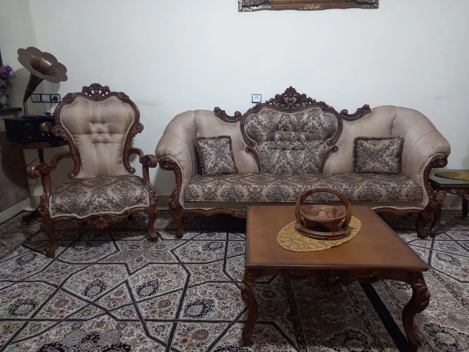 مبل سلطنتی ۷ نفره چوب راش|مبلمان خانگی و میز عسلی|خرمآباد, |دیوار