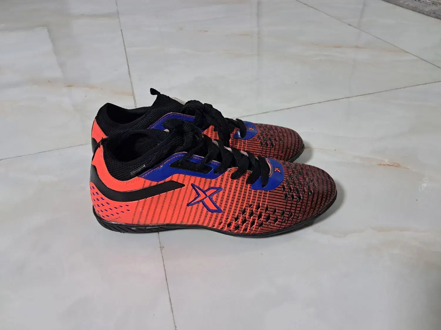 کفش فوتبال kinetix|کیف، کفش، کمربند|چهارباغ, |دیوار