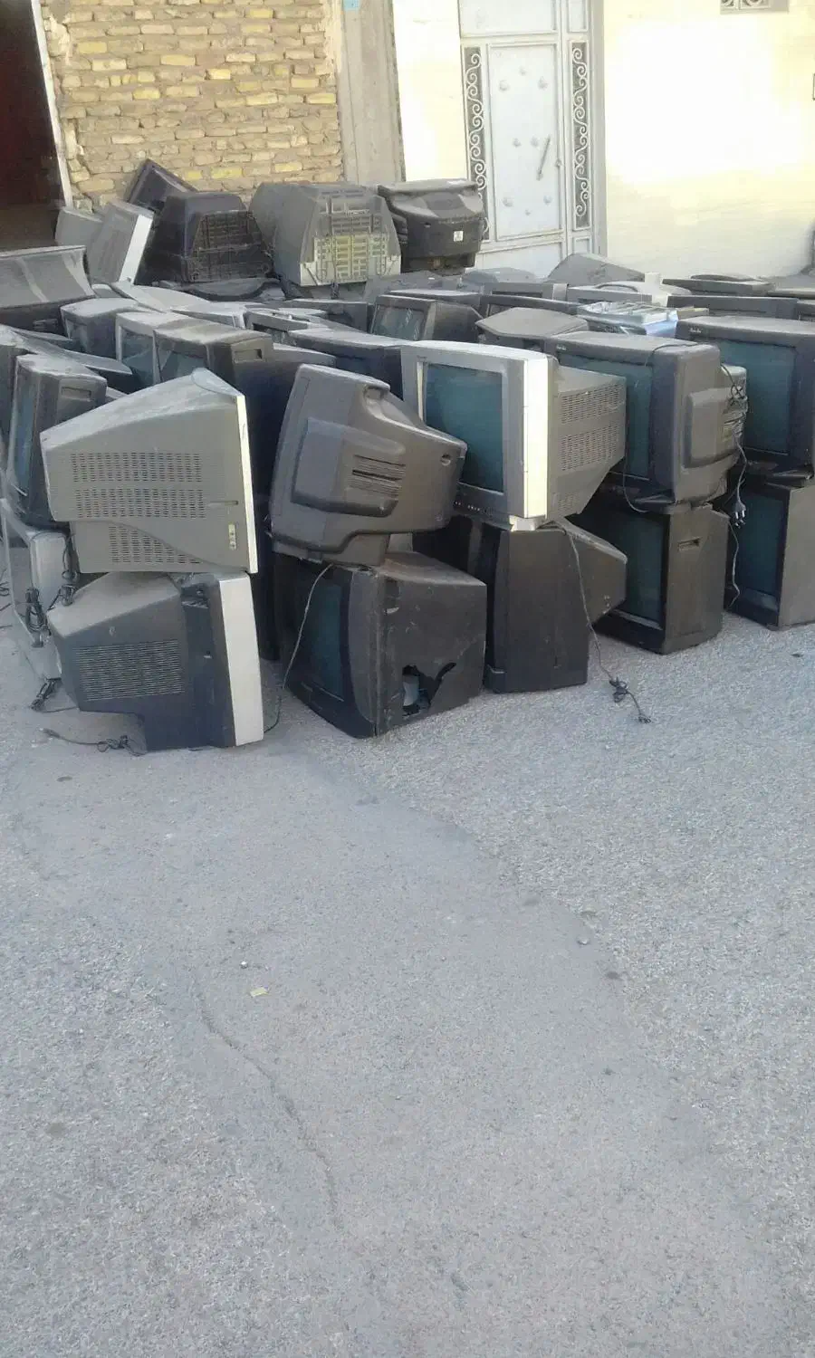 خریدار تلویزیون قدیمی|تلویزیون و پروژکتور|فردیس, طالقانی|دیوار