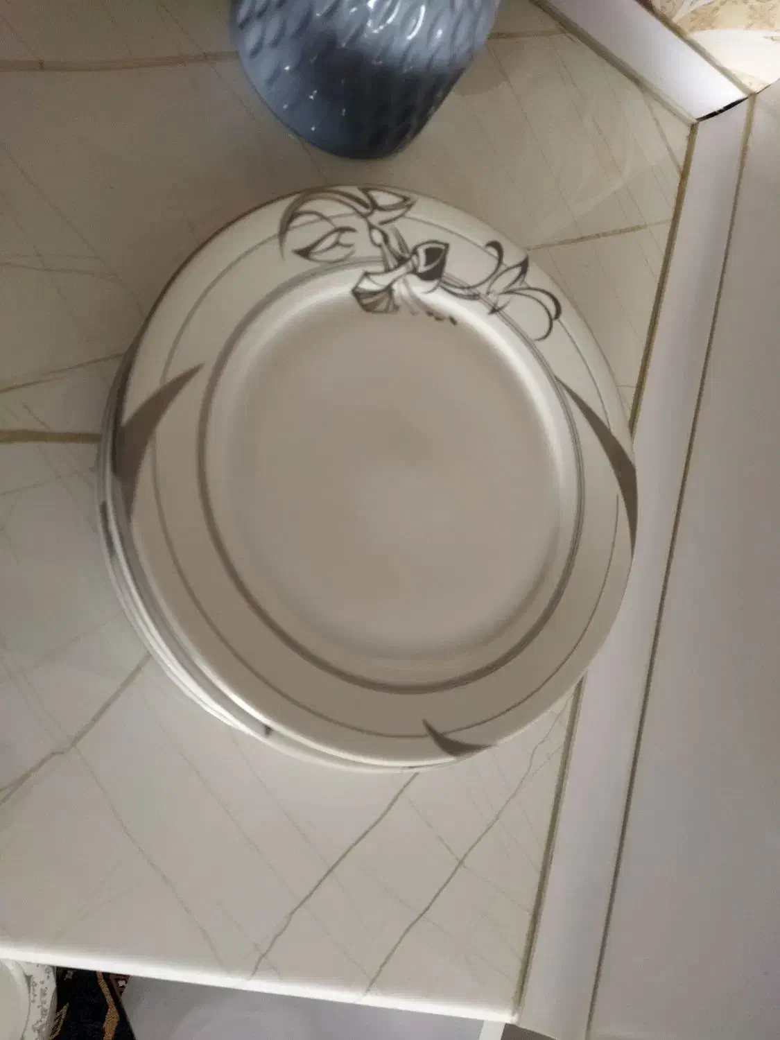 برنج خوری چینی با طرح نقره ای رنگ|ظروف سرو و پذیرایی|شیروان (خراسان), |دیوار