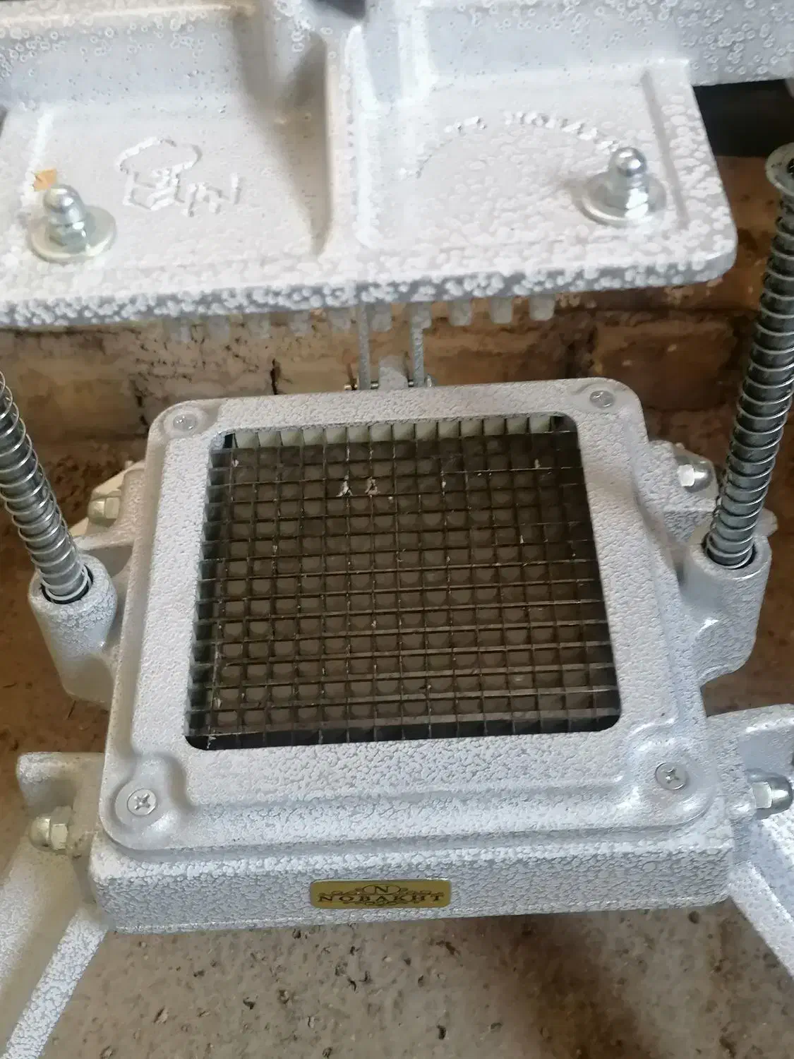 خلال کن سیب زمینی دستی نیمه صنعتی|خردکن، آسیاب، غذاساز|شیراز, شهرک مهرگان|دیوار