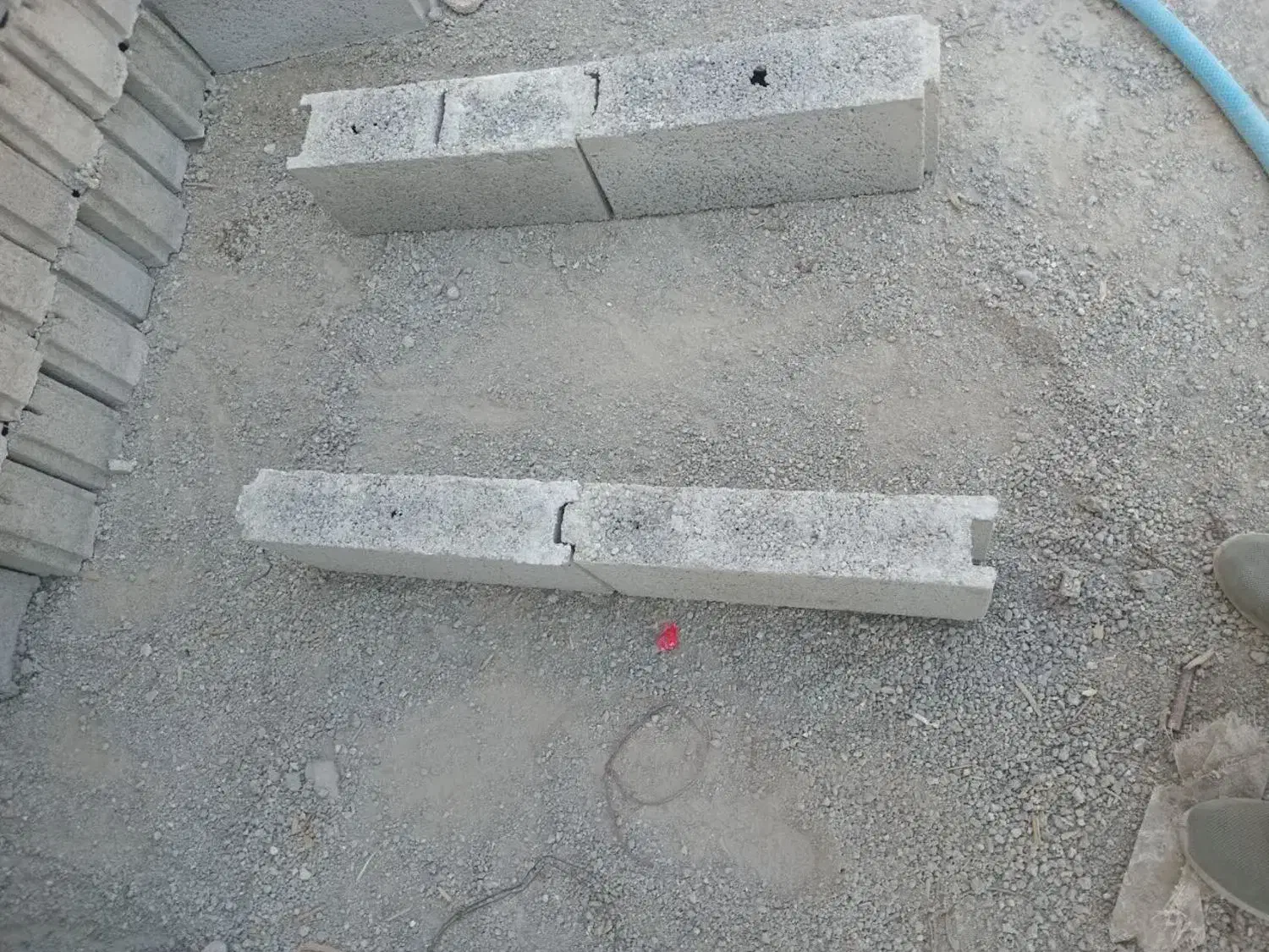 فروش مصالح ساختمانی و انواع بلوک|مصالح و تجهیزات ساختمان|نجف‌آباد, قلعه سفید|دیوار