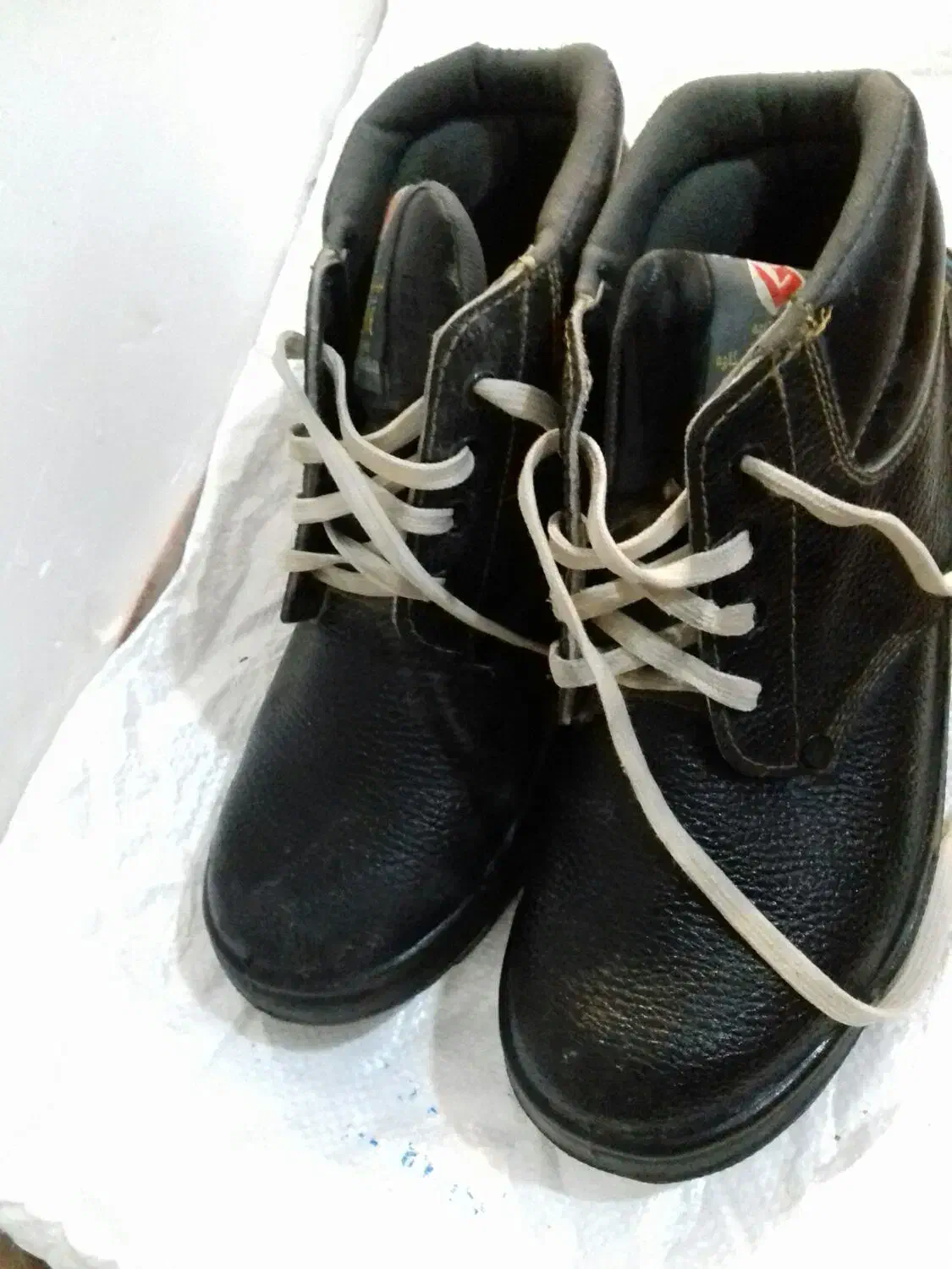 کفش|کیف، کفش، کمربند|شیروان (خراسان), |دیوار