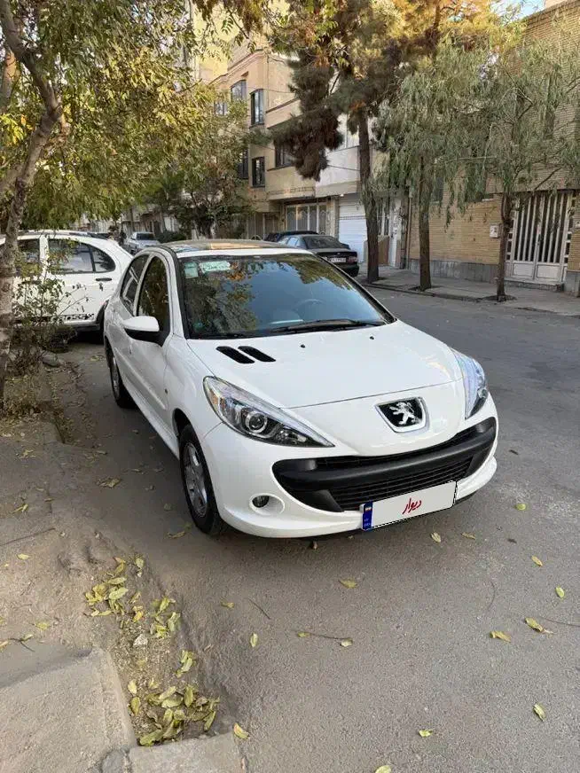 پژو 207 مدل 1402 سی هزار کار|خودرو سواری و وانت|مشهد, دانشجو|دیوار