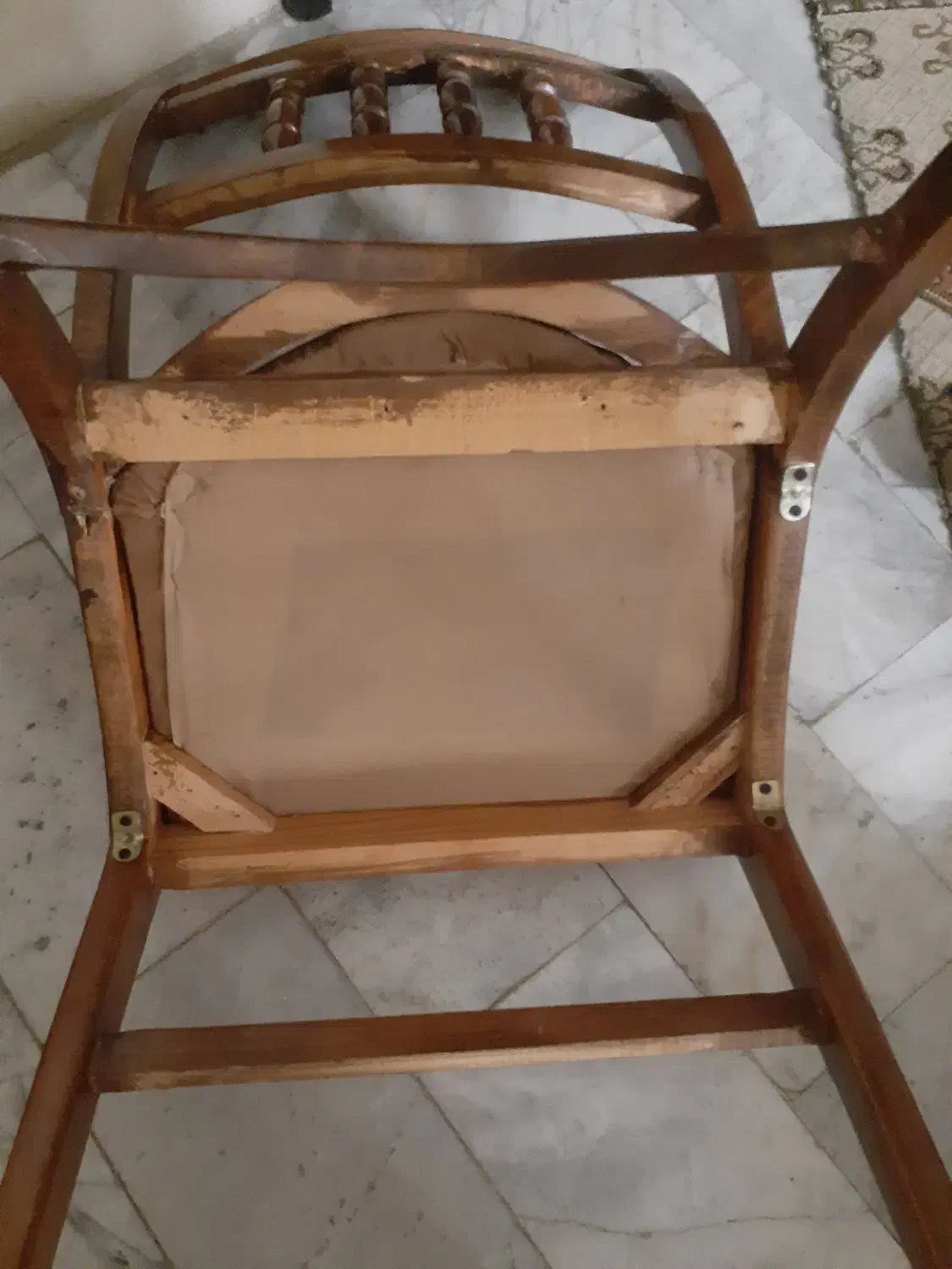 صندلی چوب گردو|میز و صندلی غذاخوری|قدس, شهرقدس|دیوار