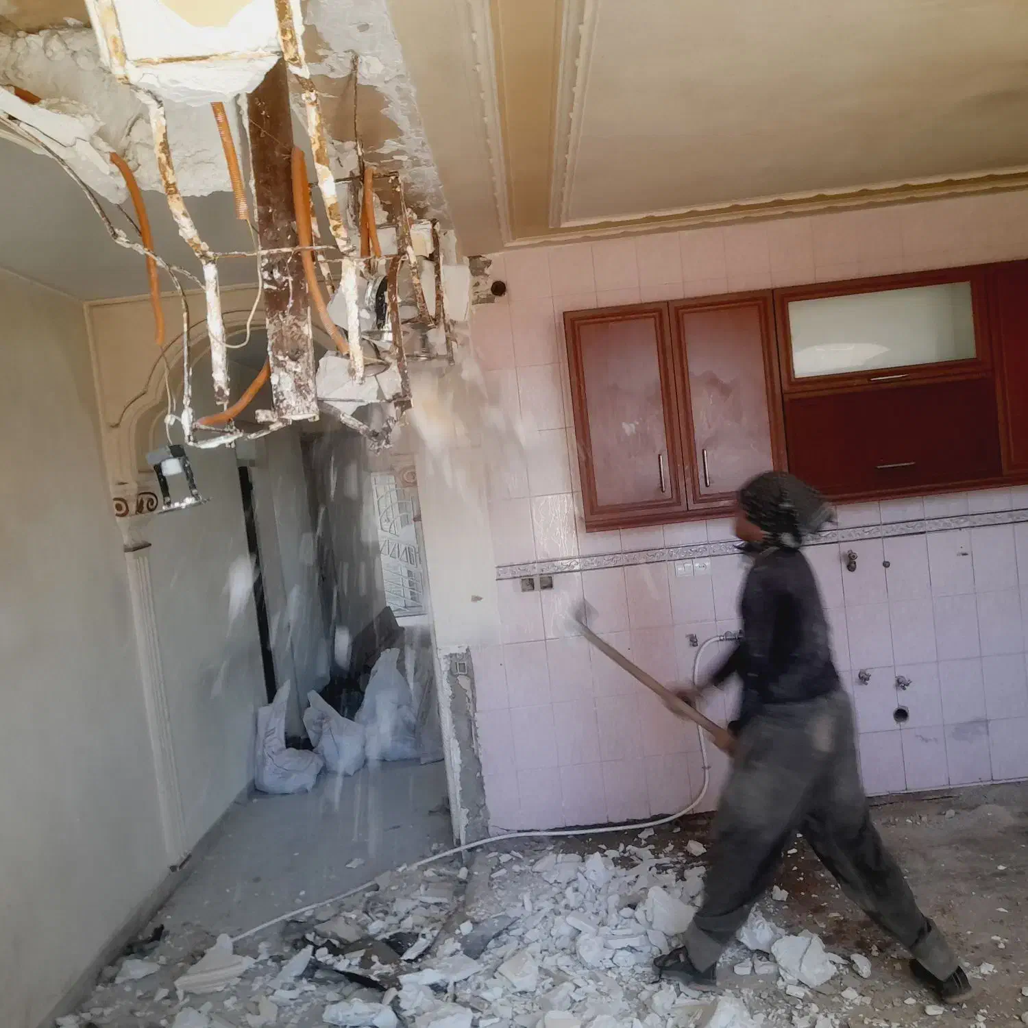 خدمات پیکوردریل تخریب سنگ فرزحمل نخاله شهرصدرا|خدمات پیشه و مهارت|صدرا-فارس, فاز ۱|دیوار