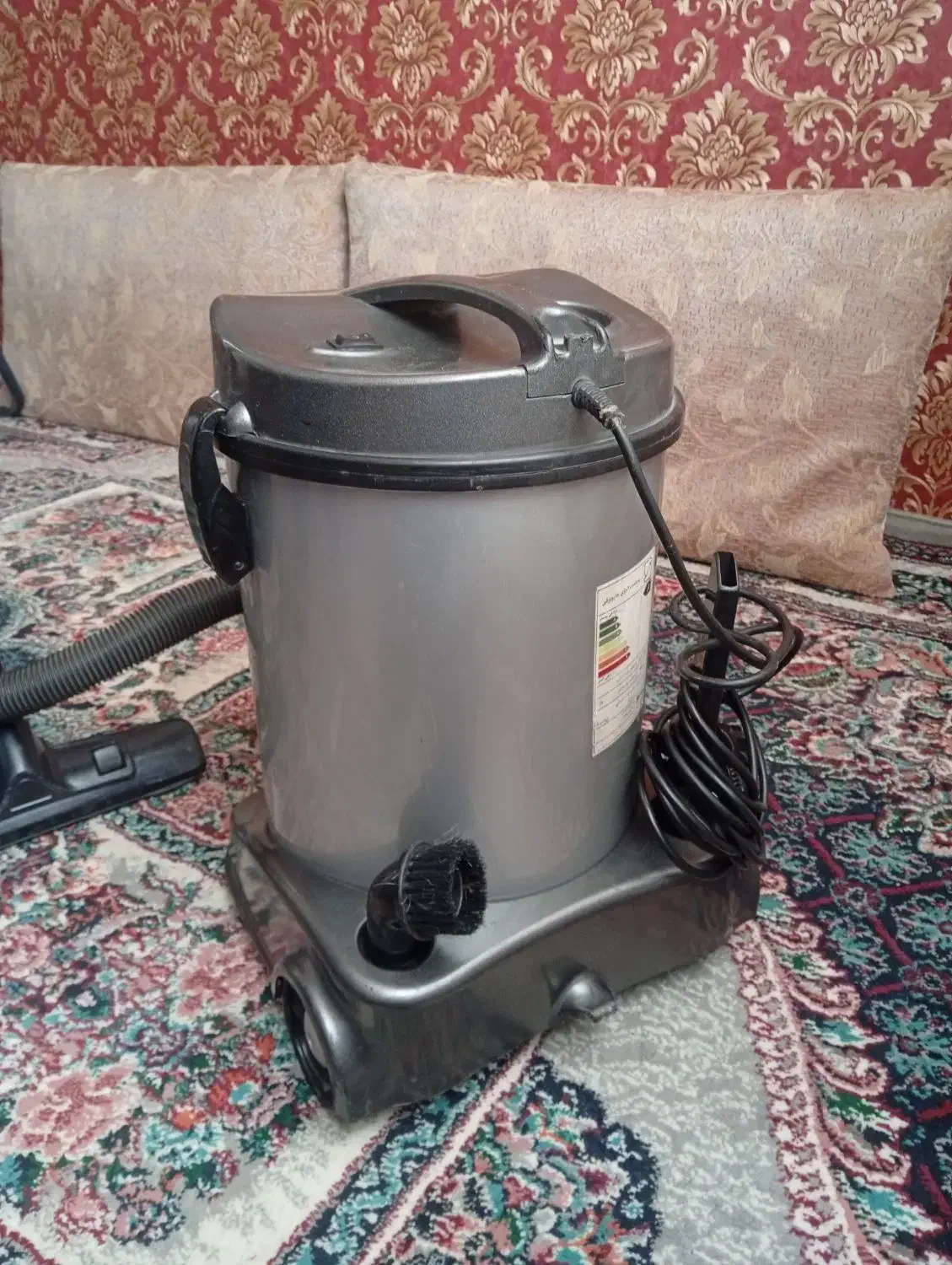 جاروبرقی|جاروبرقی، جارو شارژی، بخارشو|گلبهار, شهر جدید گلبهار|دیوار