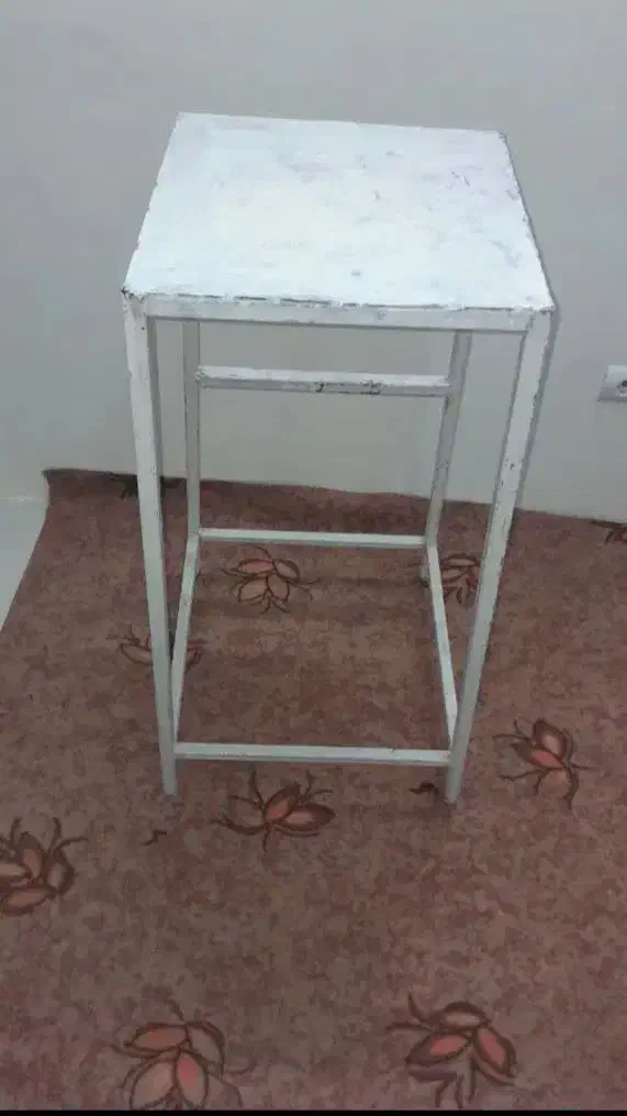 چهار پایه آهنی|صندلی و نیمکت|فولادشهر, مسکن مهر فولادشهر|دیوار