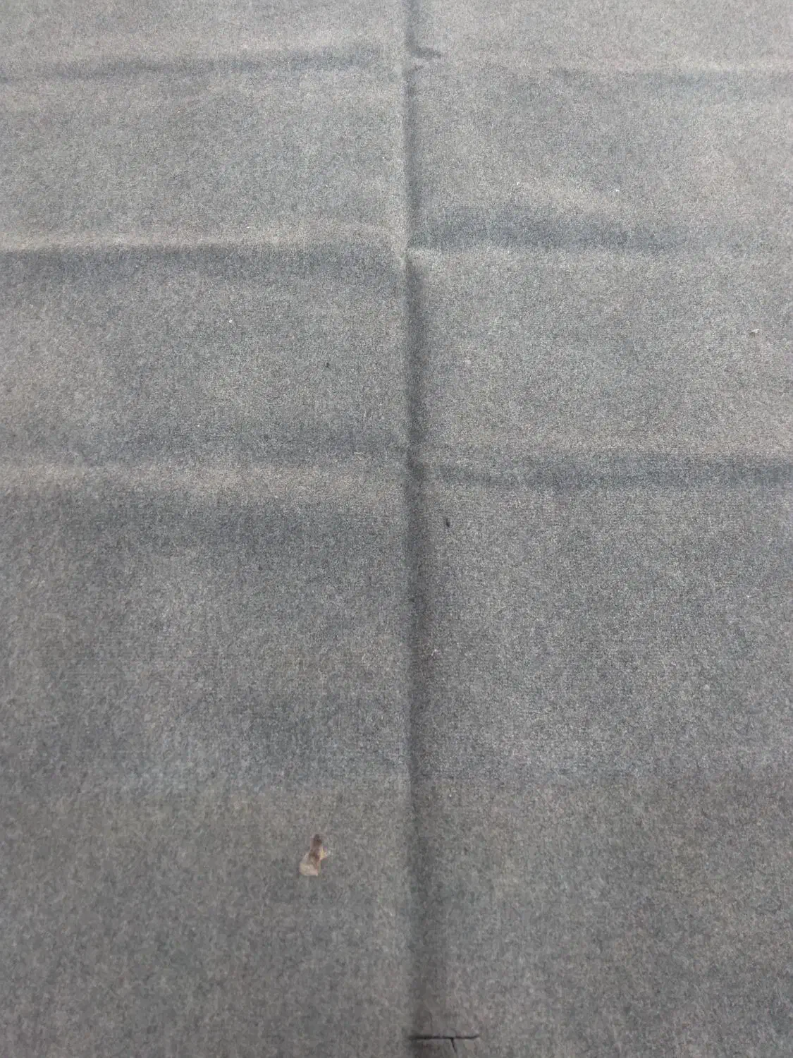 موکت در رنگ و اندازه متفاوت کاملا سالم|موکت|یزد, |دیوار