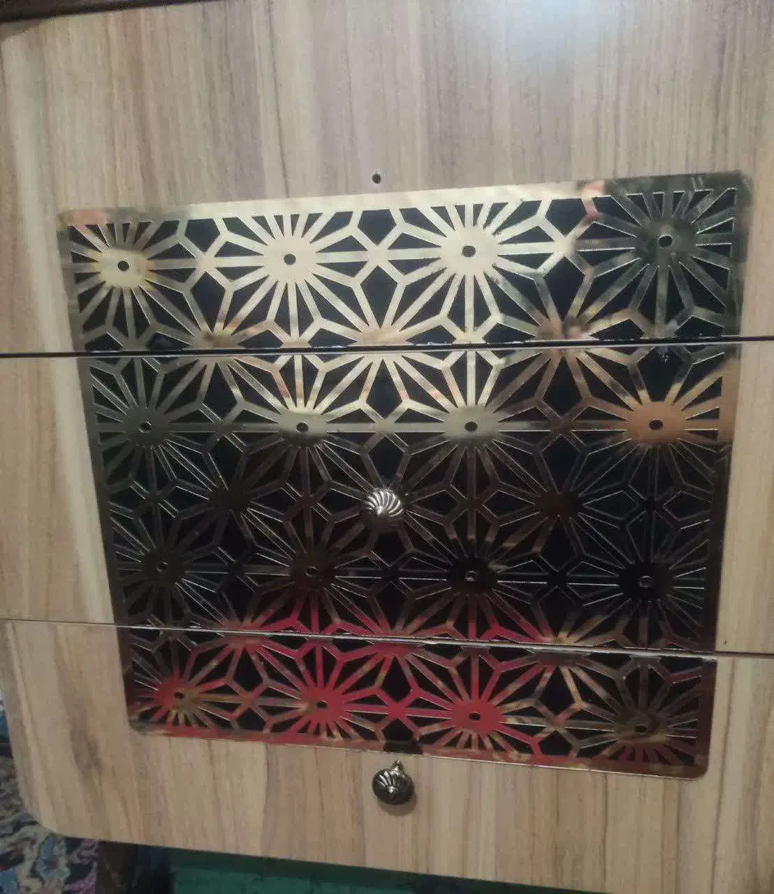 میز آرایشی 4کشو در حد نو|تخت و سرویس خواب|قم, شاه سید علی|دیوار