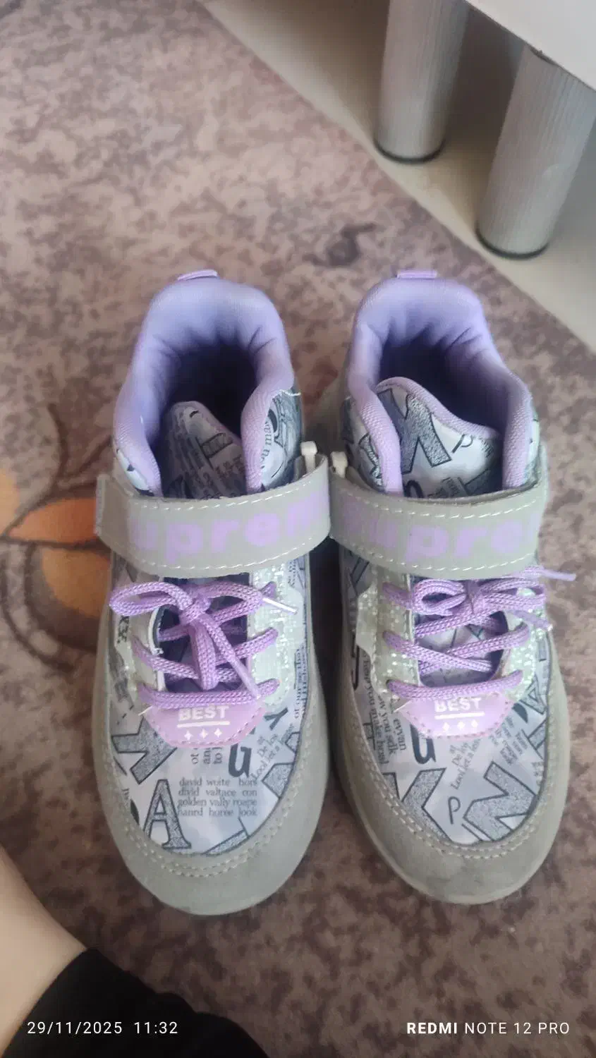 یک جفت کفش دخترانه سایز 35 نونو|کفش و لباس بچه|قم, قلعه کامکار|دیوار