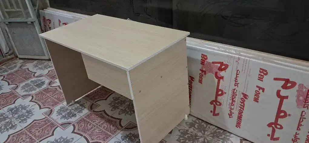 فروش یه عدد کمد لباسی و میز کار|جاکفشی، کمد، دراور|فلارد, |دیوار