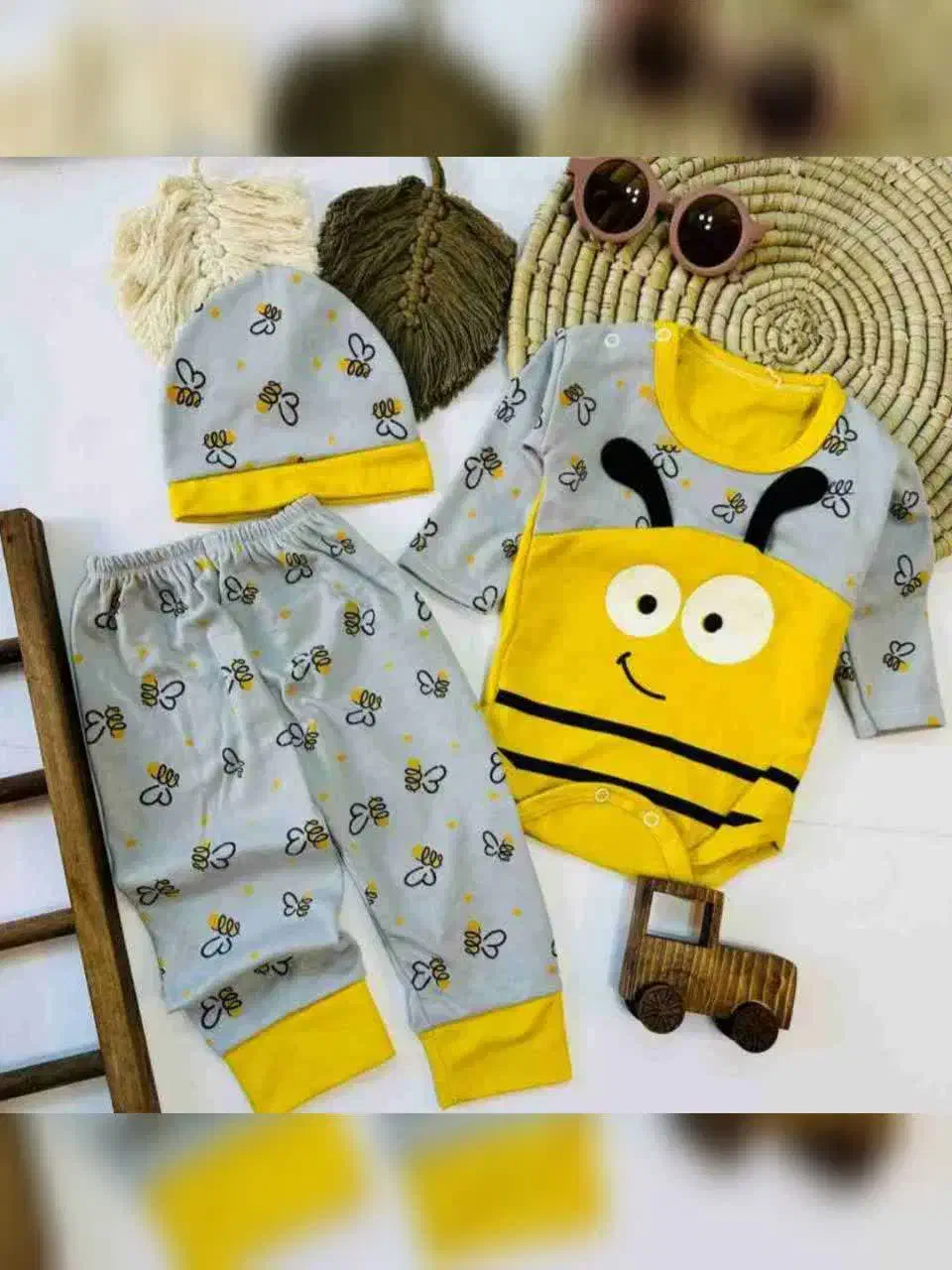 لباس نوزادی و بچگانه قیمت مناسب|کفش و لباس بچه|فولادشهر, مسکن مهر فولادشهر|دیوار