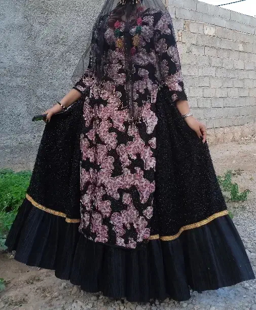 لباس قشقایی|لباس|داراب, |دیوار