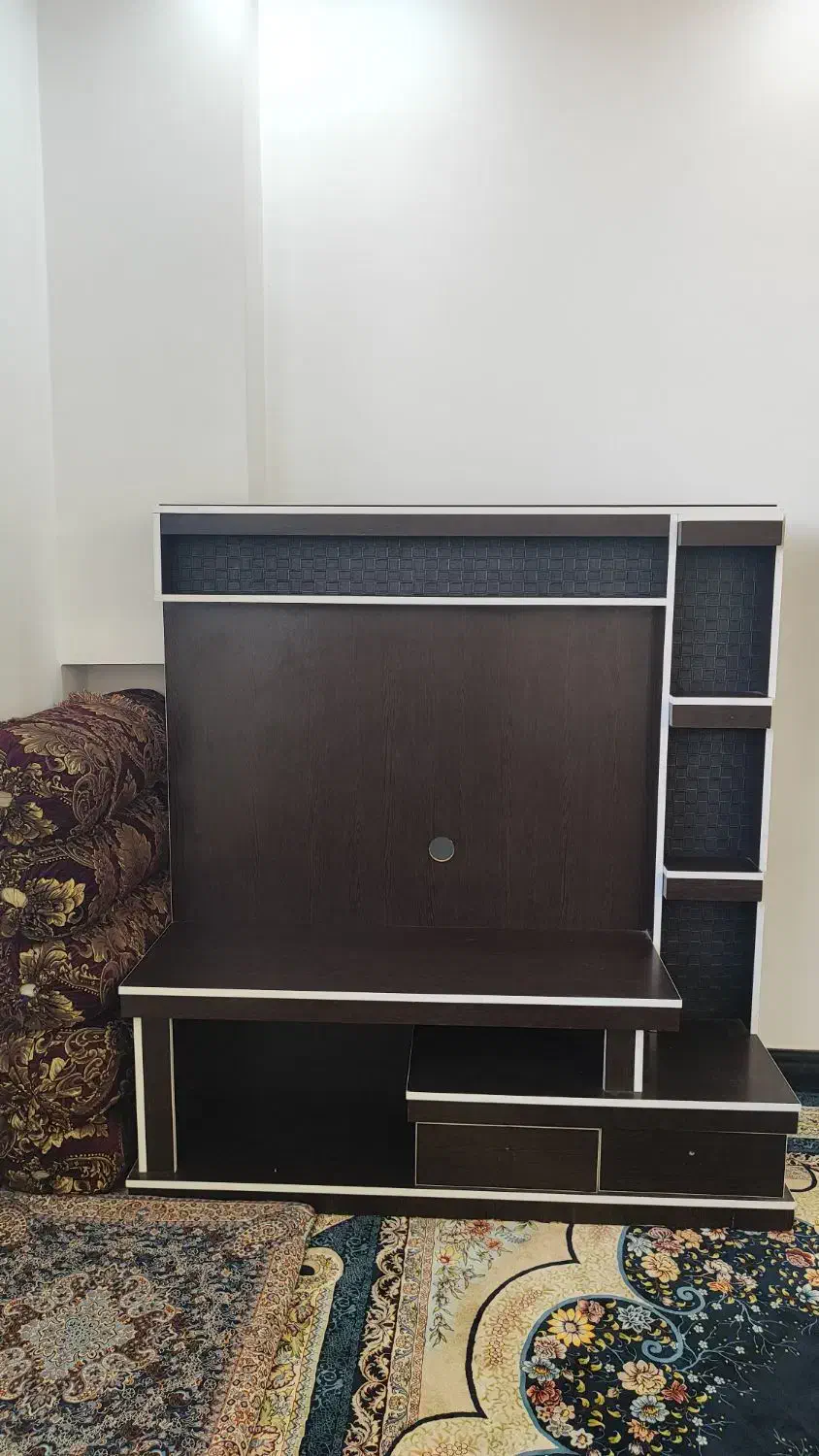 میز تلویزیون در حد نو تمیز|میز تلویزیون|اقلید, |دیوار