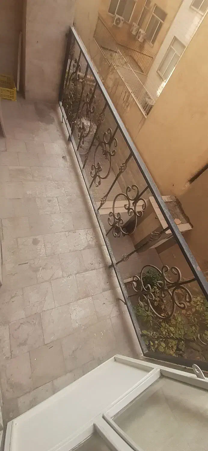 120متر دو خواب/پروانه/تخلیه/دو کله نور/بازسازی شده