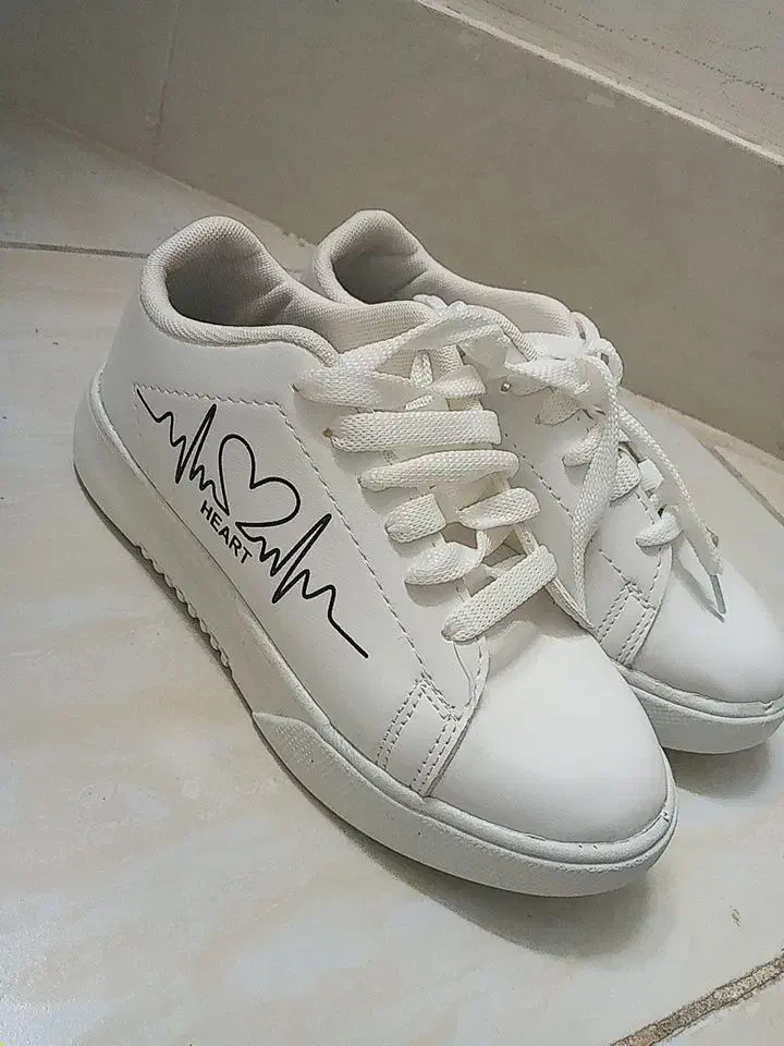 اسپرت زنانه نو|کیف، کفش، کمربند|بیرجند, |دیوار