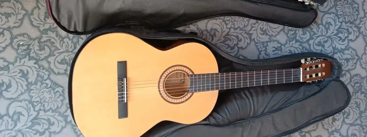 گیتار در حد نو|گیتار، بیس، امپلیفایر|تهران, هفده شهریور|دیوار