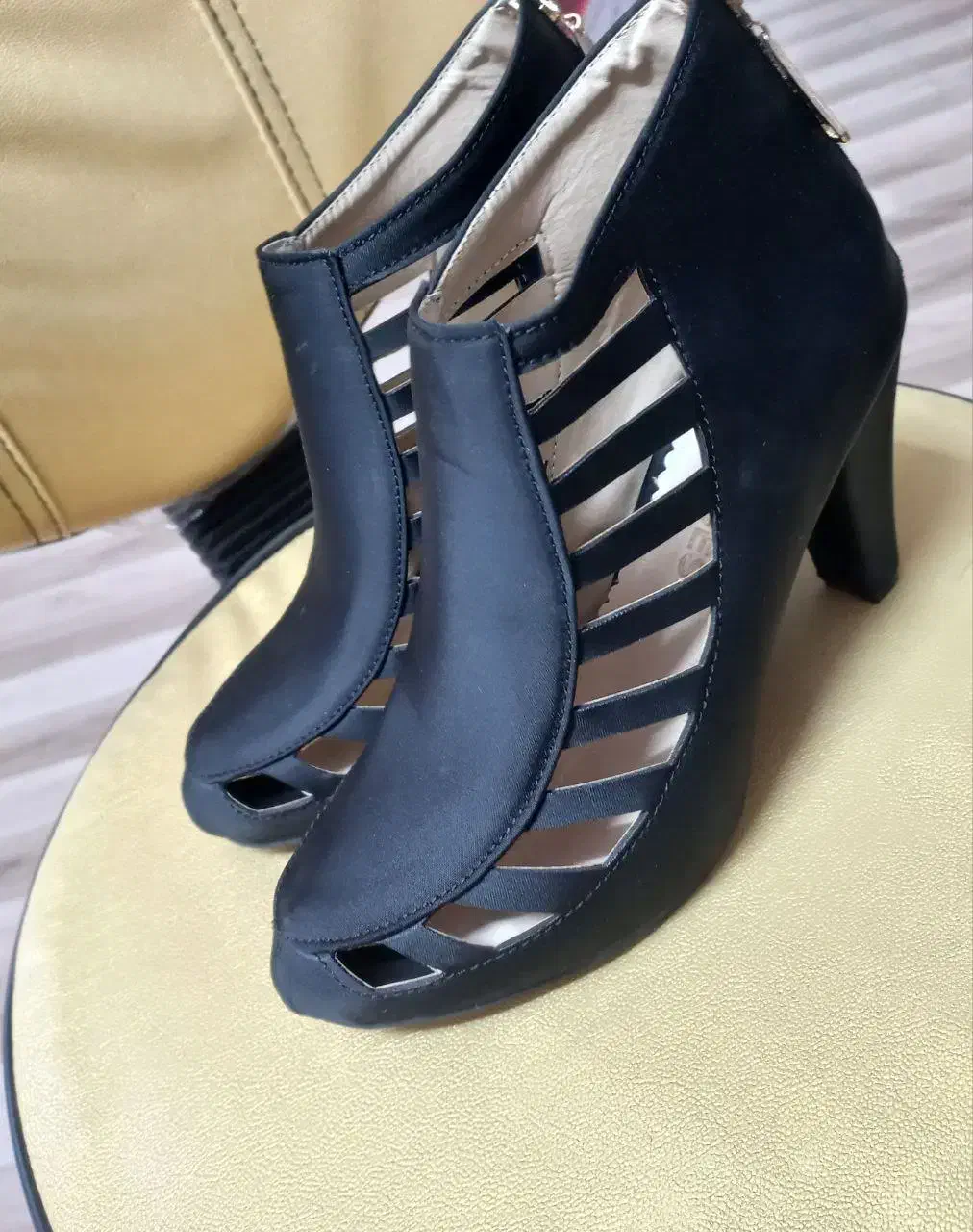 حراج کلی کفش دخترونه تمام چرم نو سایز۳۸|کیف، کفش، کمربند|گنبد کاووس, |دیوار