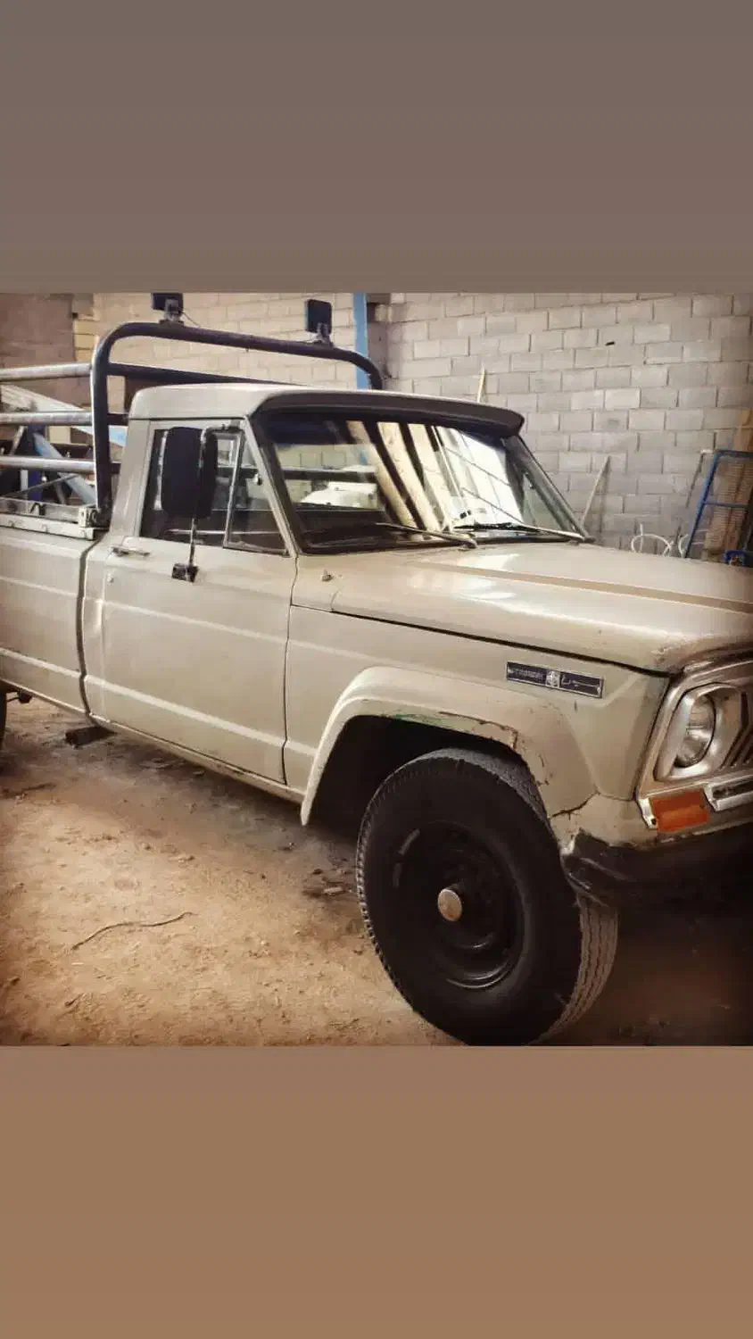 وانت جیپ سیمرغ مدل ۶۴|خودرو کلاسیک|بروجن, |دیوار