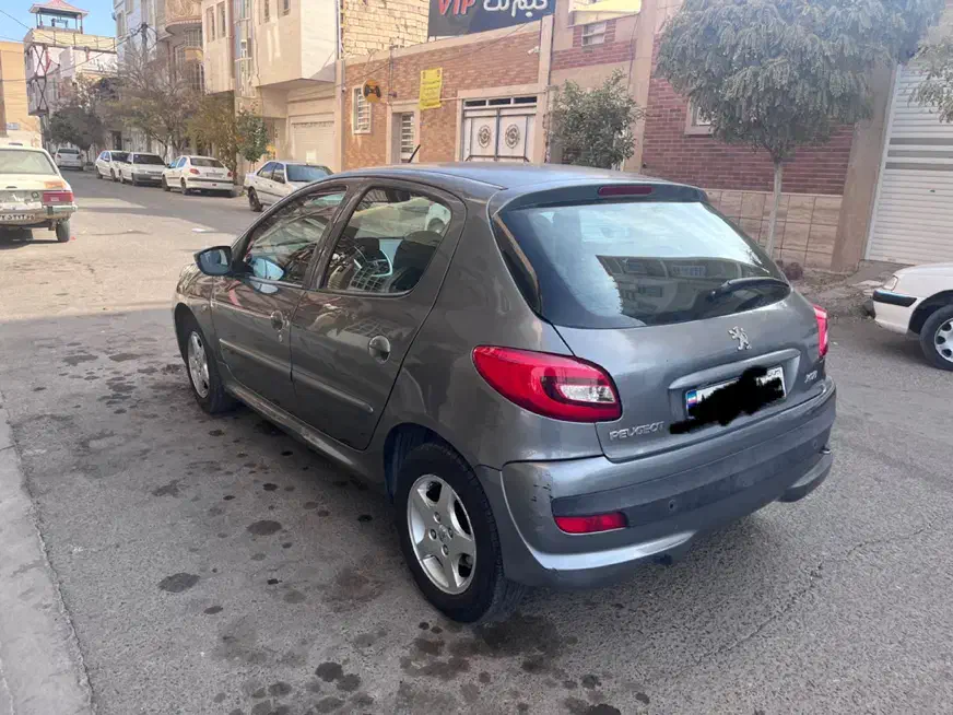 ۲۰۷ فلز ۱۳۹۶|خودرو سواری و وانت|سیرجان, |دیوار