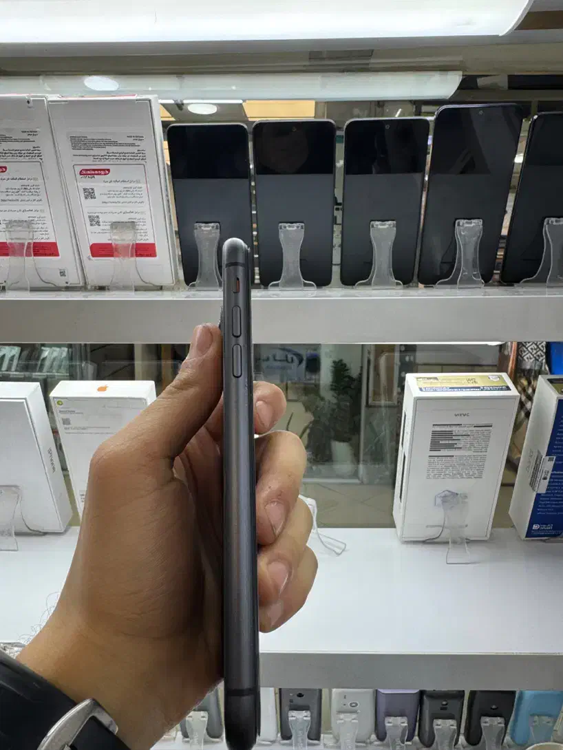 ایفون 11 نرمال 128 گیگ|موبایل|ورامین, ورامین|دیوار