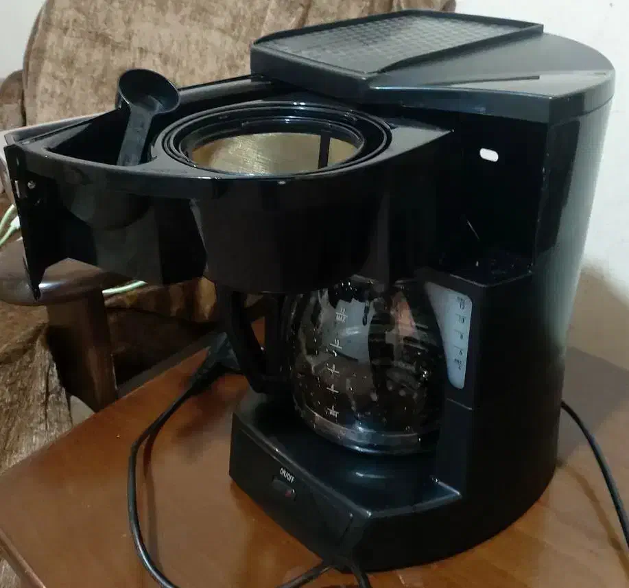 قهوه ساز دلونگی|سماور، چای‌ساز، قهوه‌ساز|فولادشهر, B1|دیوار