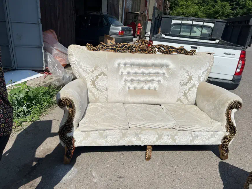 مبل سلطنتی سالم همراه با بوفه|مبلمان خانگی و میز عسلی|آستانه اشرفیه, |دیوار