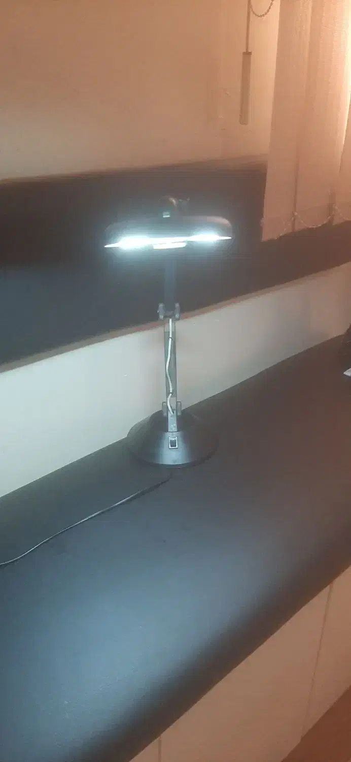 چراغ مطالعه ذربین دار درشت نمایی نمونه اش خیلی کمه|لوازم التحریر|تهران, سازمان آب|دیوار