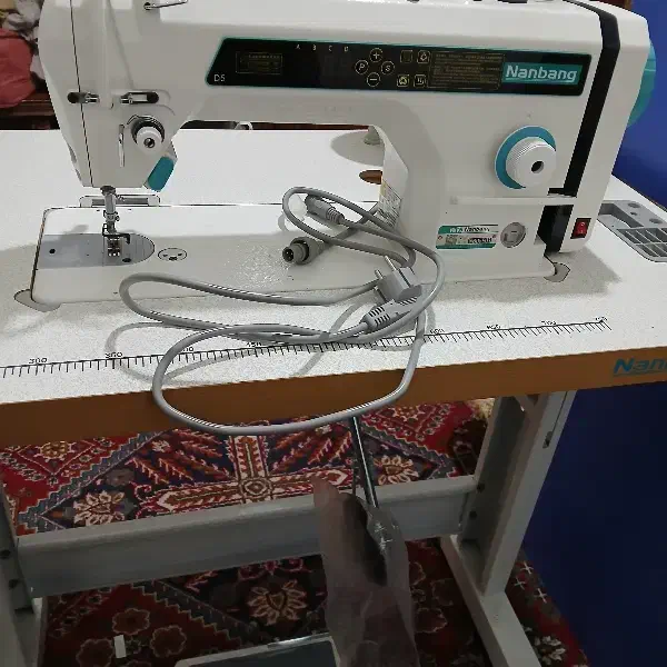 چرخ صنعتی راسته دوزی|چرخ خیاطی و ریسندگی|هریس, |دیوار