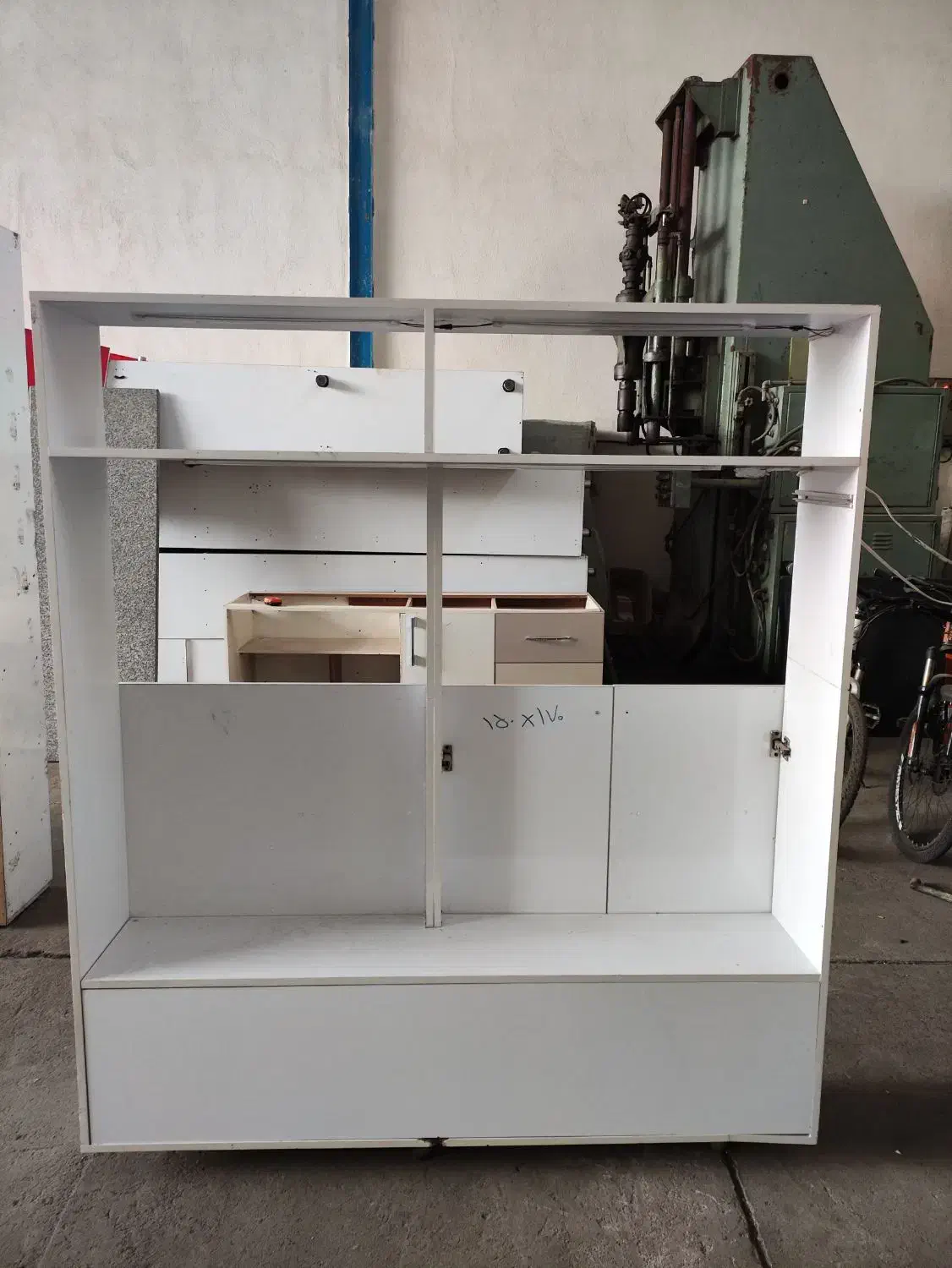 ویترین مغازه تمام(استند)mdf در ابعاد ۱۵۰×۱۷۰|فروشگاه و مغازه|تبریز, |دیوار