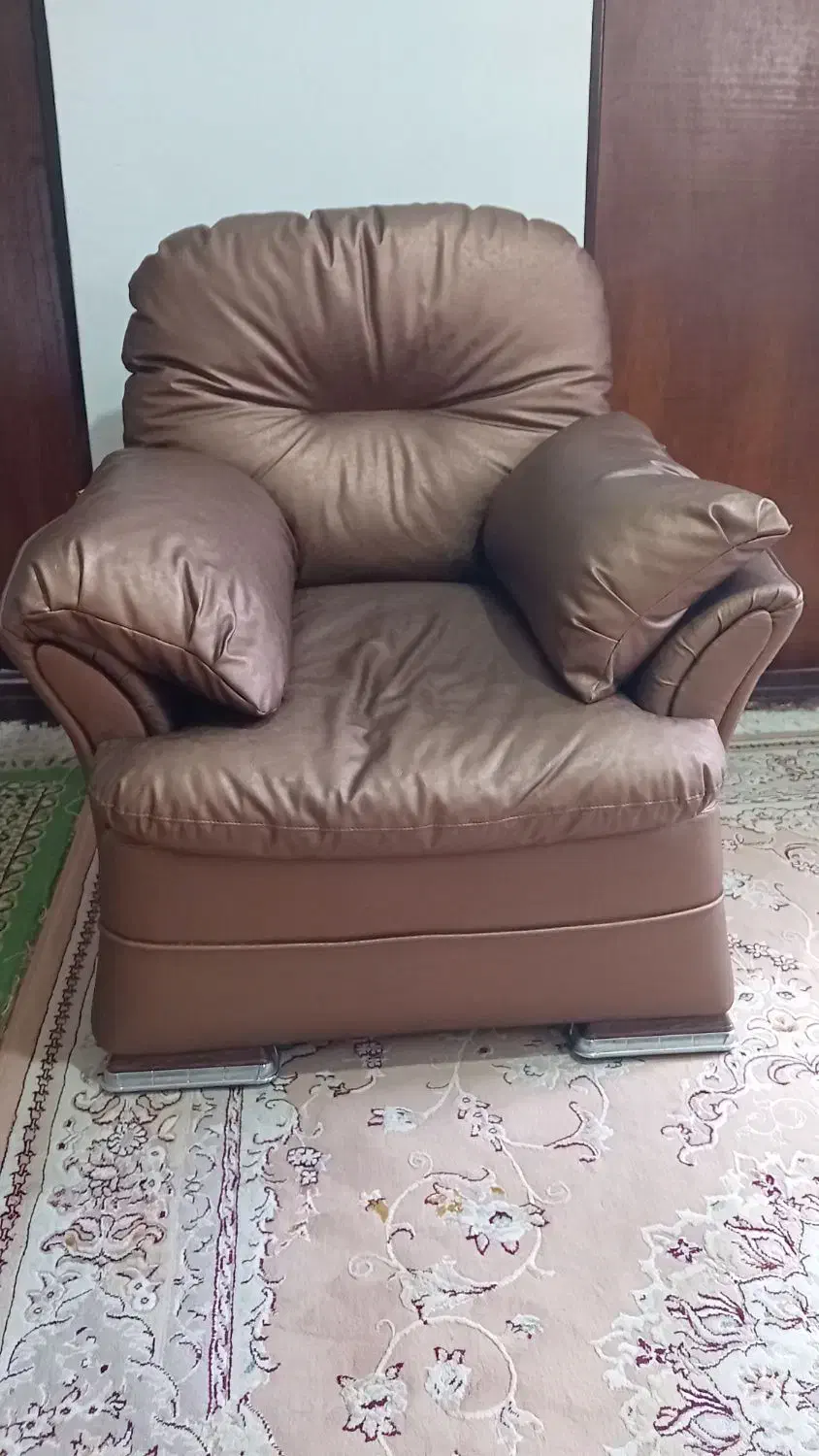 مبل تک نفره چرم دو عدد|مبلمان خانگی و میز عسلی|رشت, شهرک شهید مفتح|دیوار