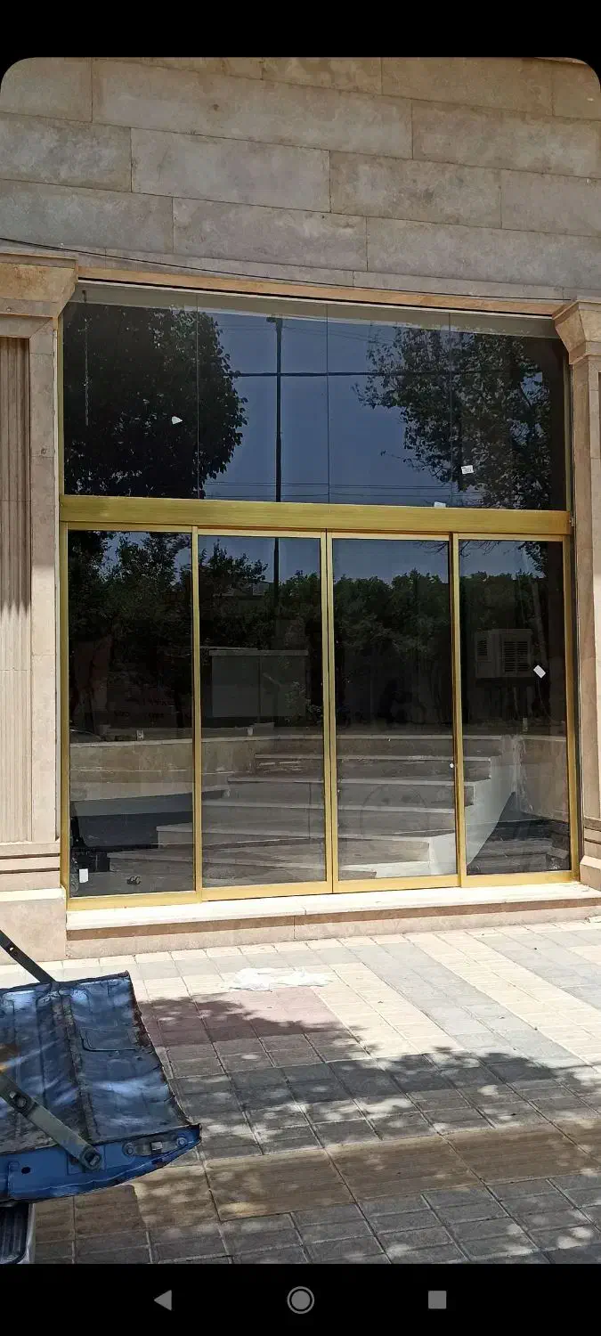 نیازمند نیروی کار  جهت نصب شیشه سکوریت|استخدام معماری، عمران و ساختمانی|رفسنجان, |دیوار